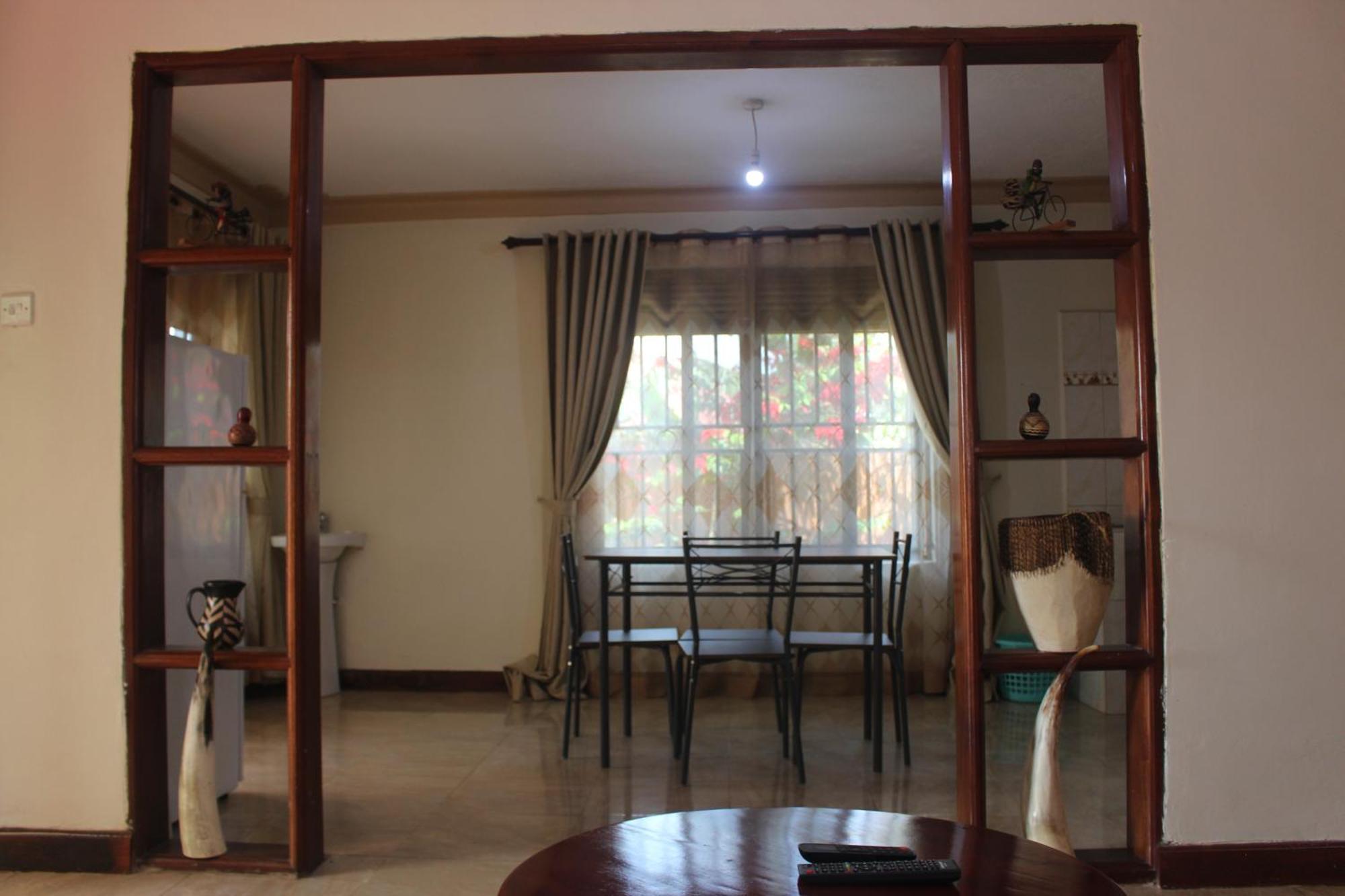 Montane Safaris Hotel Fort Portal Extérieur photo
