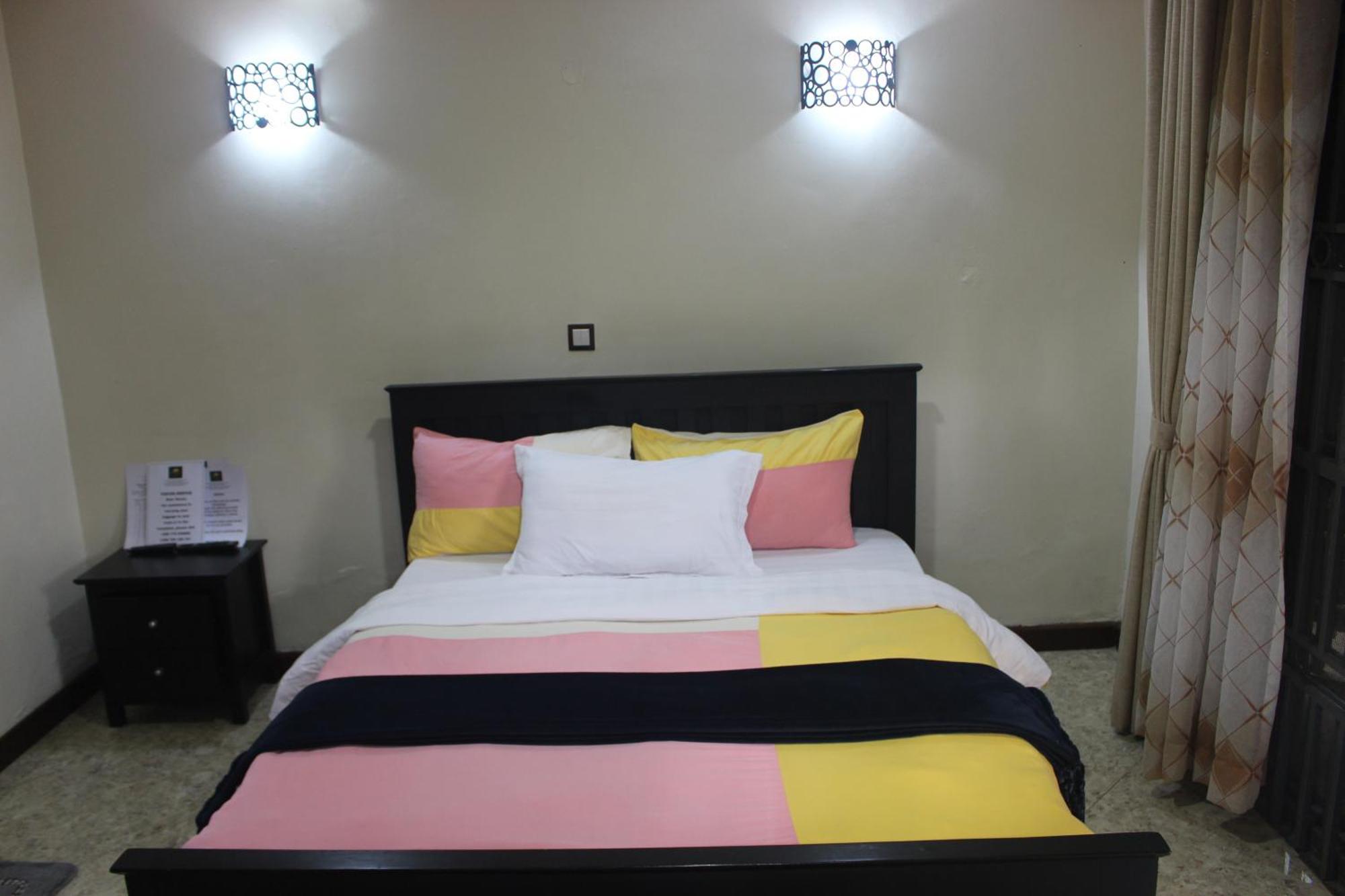 Montane Safaris Hotel Fort Portal Extérieur photo