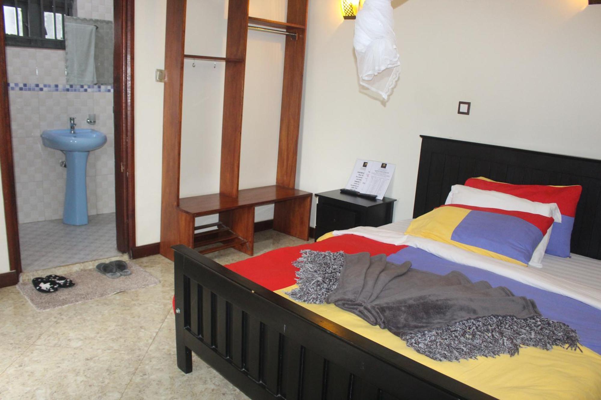 Montane Safaris Hotel Fort Portal Extérieur photo