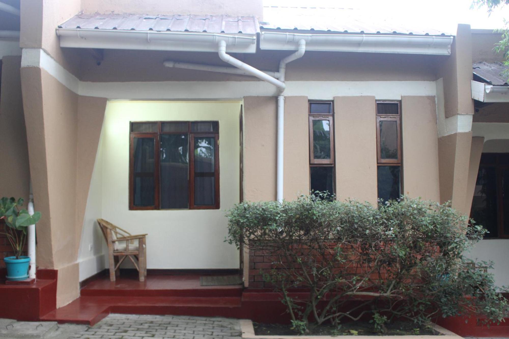 Montane Safaris Hotel Fort Portal Extérieur photo