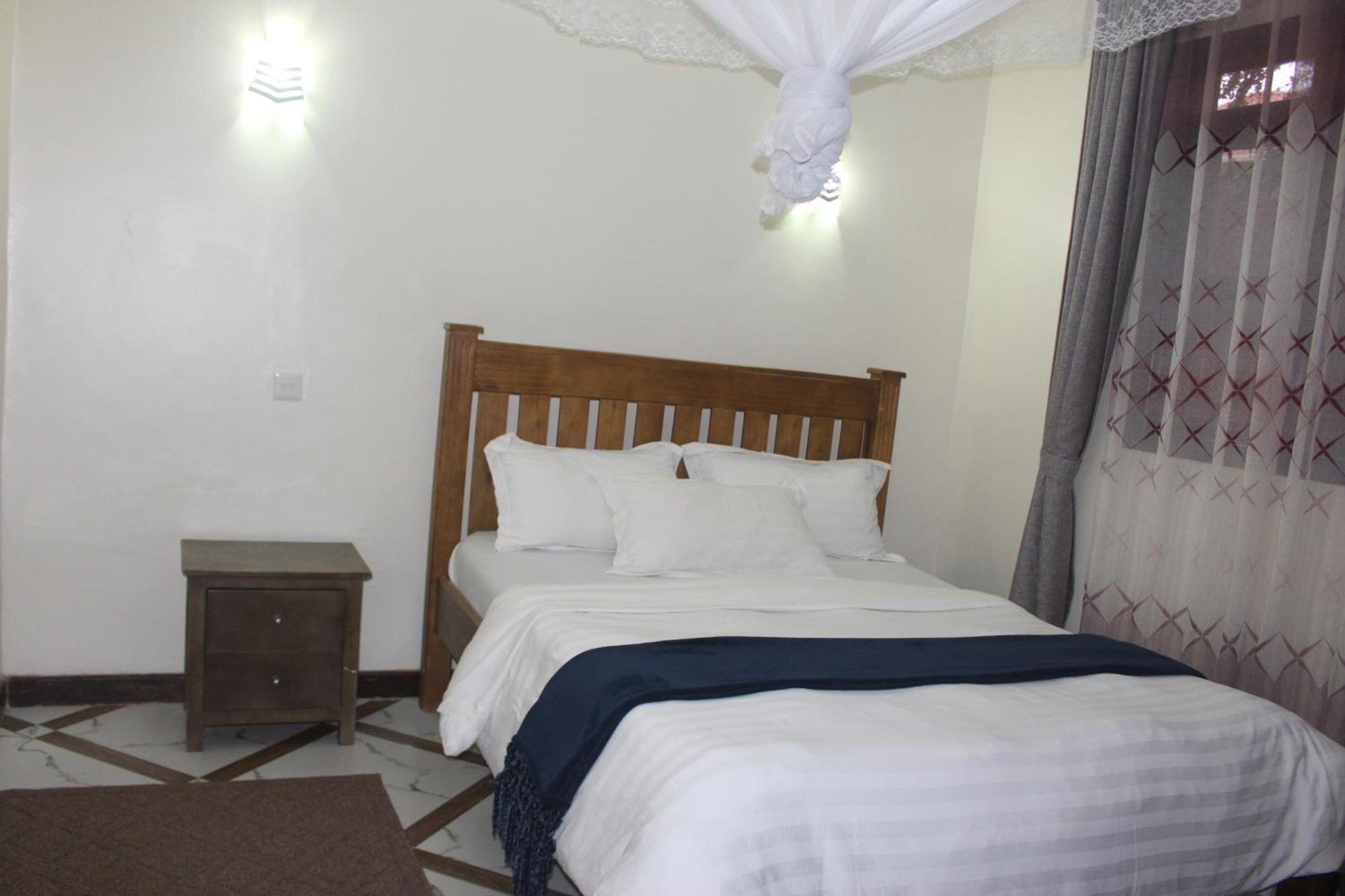 Montane Safaris Hotel Fort Portal Extérieur photo
